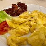 夸泽霍夫伽尼酒店 2*