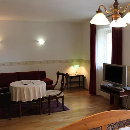 Kreuzerhof Garni 2*