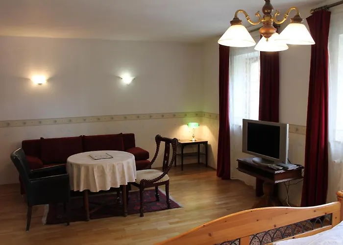 Kreuzerhof Garni 2*